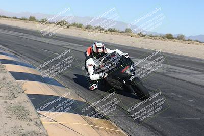 media/Dec-01-2025-Moto Forza (Mon) [[2daa91e15f]]/2-Intermediate Group/Session 4 (Turn 10 Inside)/